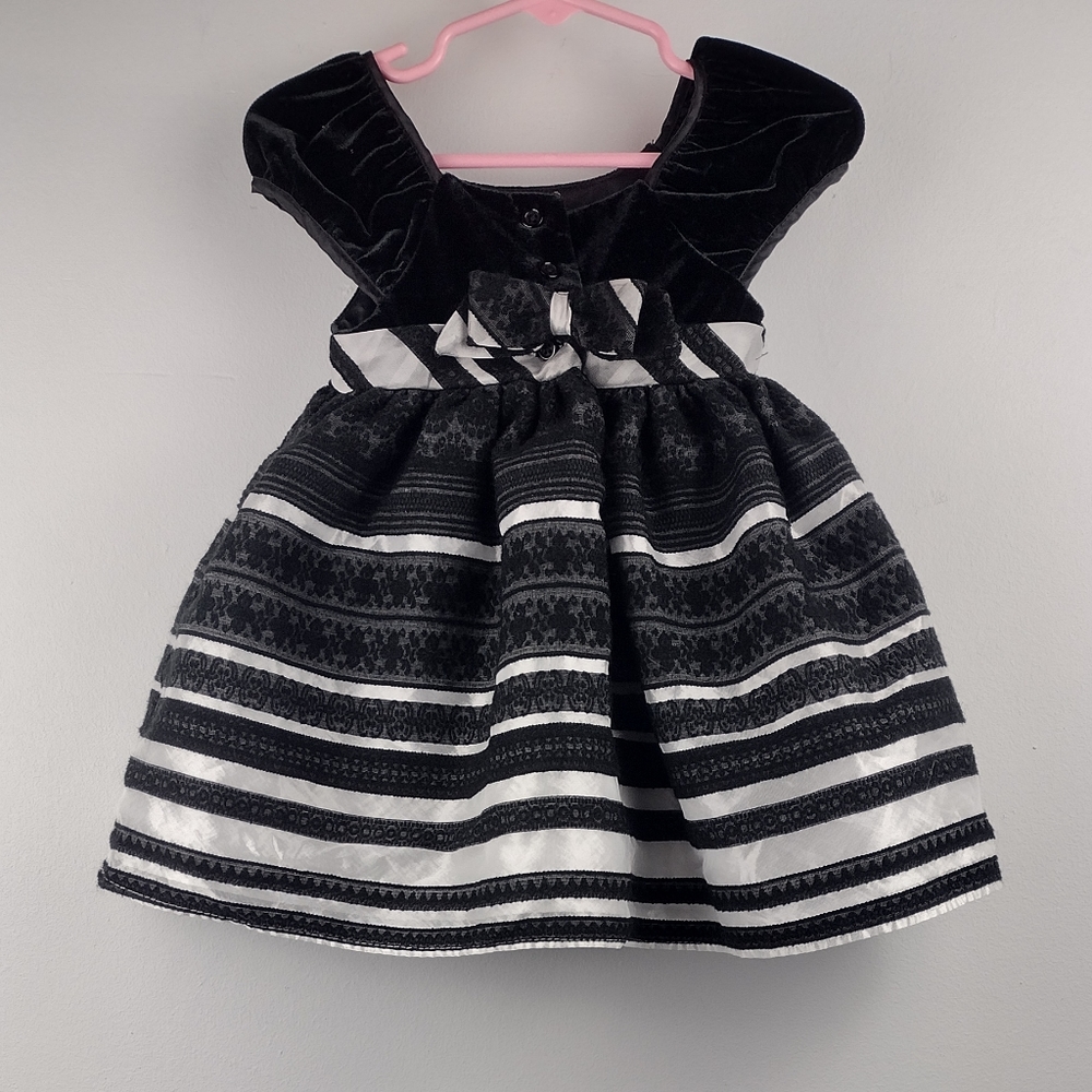 Formal Dress - Picture 2 of 4